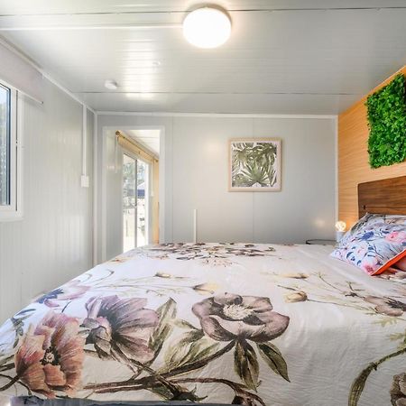 Pukekohe Cosy Cabin To Stay Even Better Than Glamping מראה חיצוני תמונה